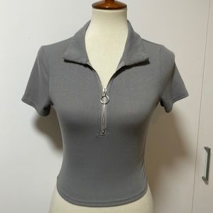 BETTER BE Ribbed Crop Top in Size Medium * Gray *